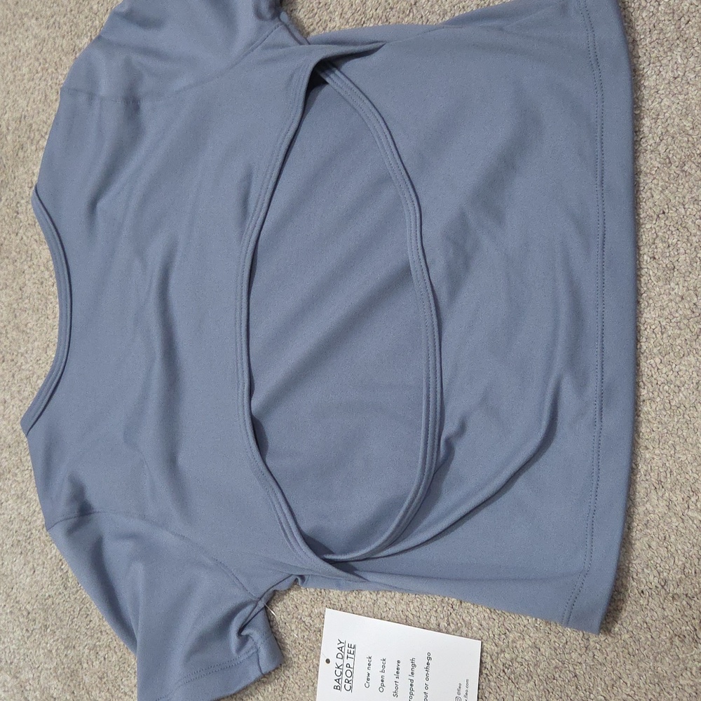 Fleo Back Day Cropped Tee - Picture 3 of 4